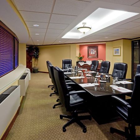 Отель Crowne Plaza Edison By Ihg Экстерьер фото