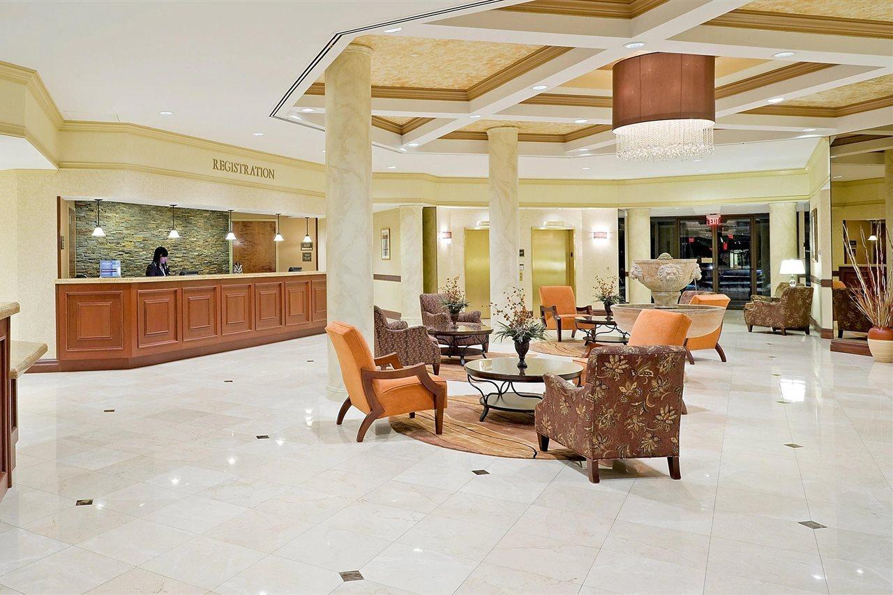 Отель Crowne Plaza Edison By Ihg Экстерьер фото