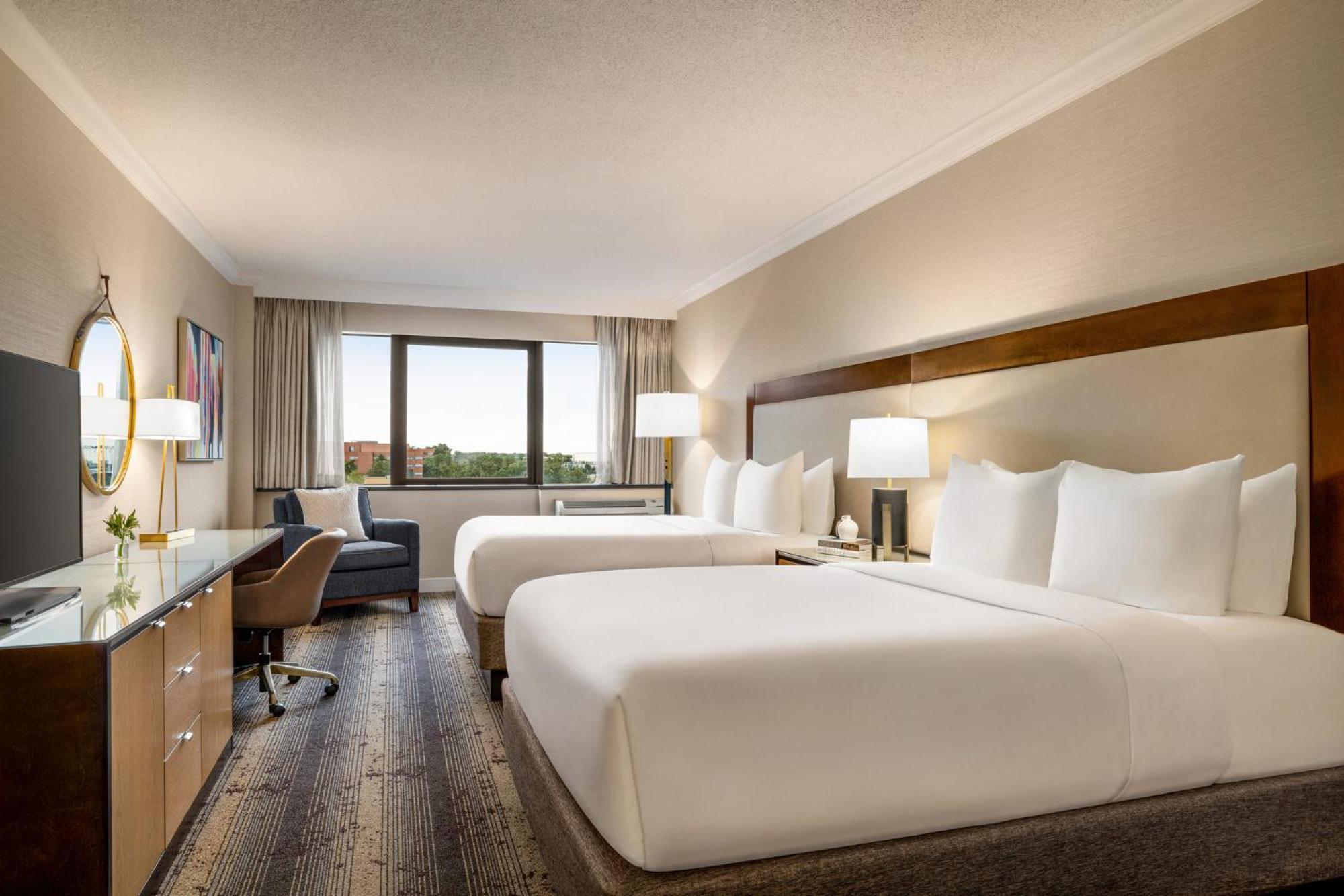 Отель Crowne Plaza Edison By Ihg Экстерьер фото