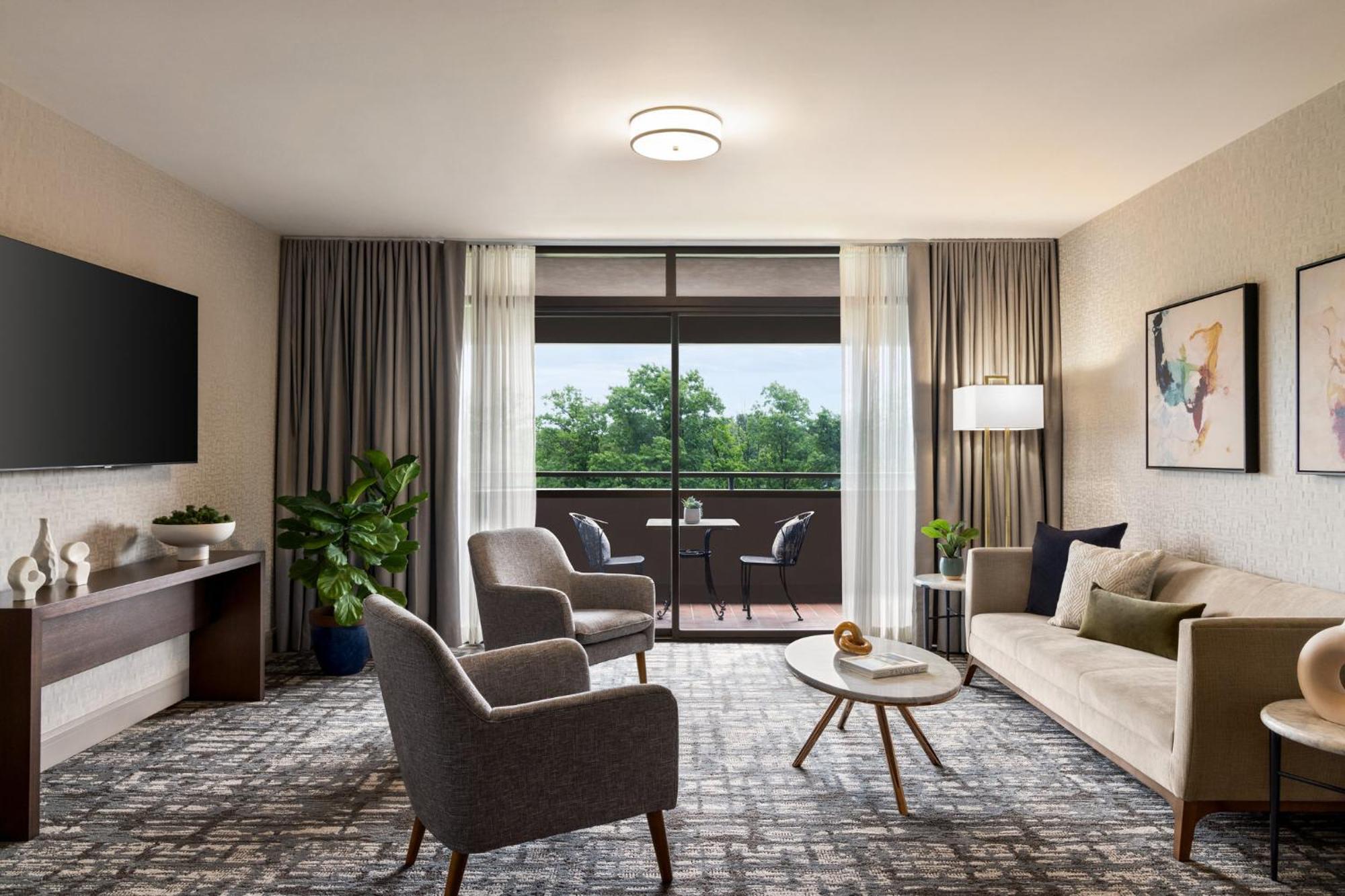 Отель Crowne Plaza Edison By Ihg Экстерьер фото