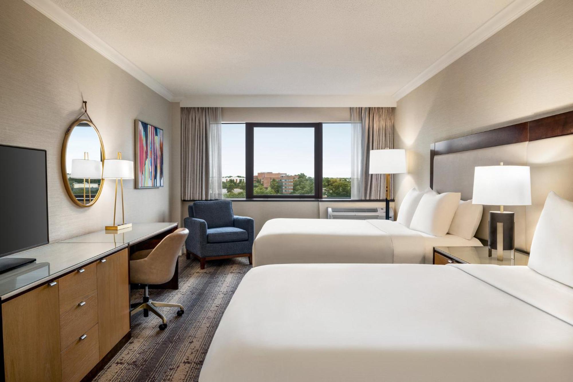 Отель Crowne Plaza Edison By Ihg Экстерьер фото