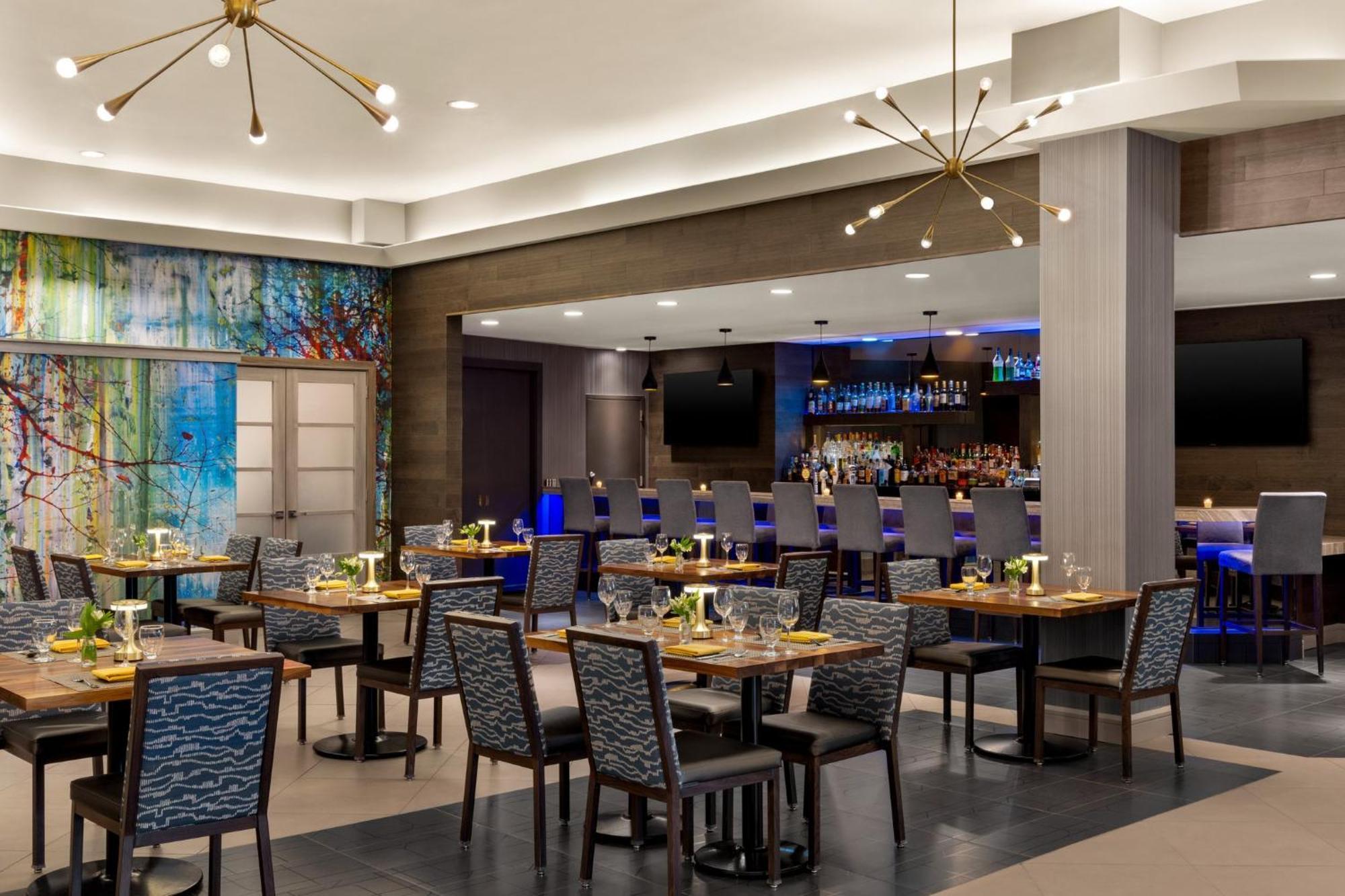 Отель Crowne Plaza Edison By Ihg Экстерьер фото