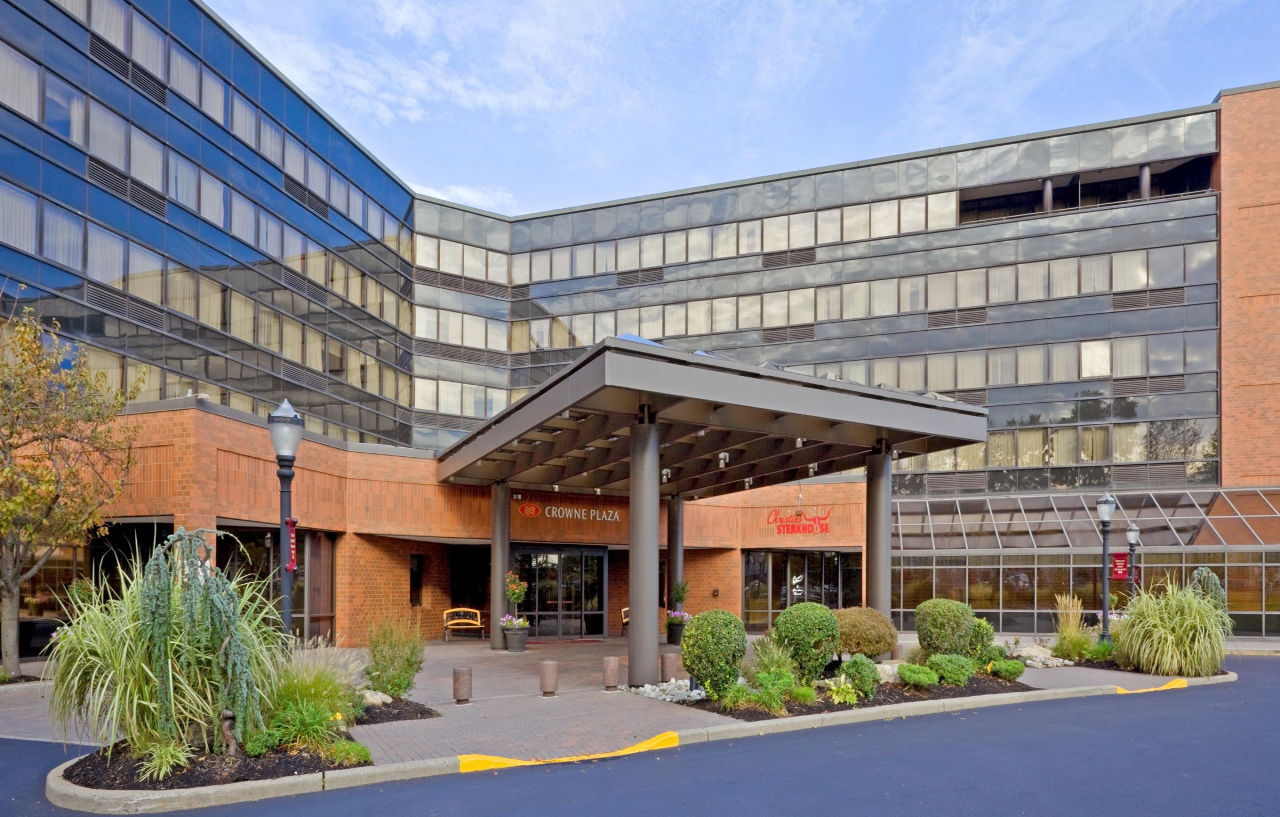 Отель Crowne Plaza Edison By Ihg Экстерьер фото